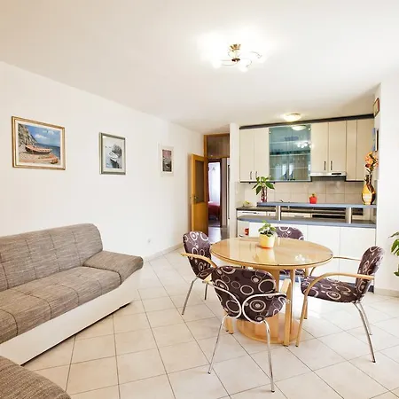 Fine Apartman Salona